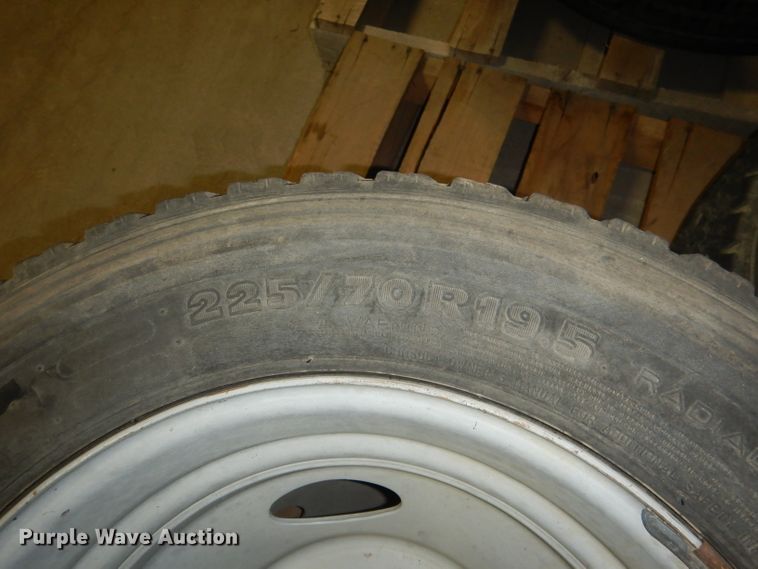 image for item FA9397 (4) Michelin 225/70R19.5 tires and wheels