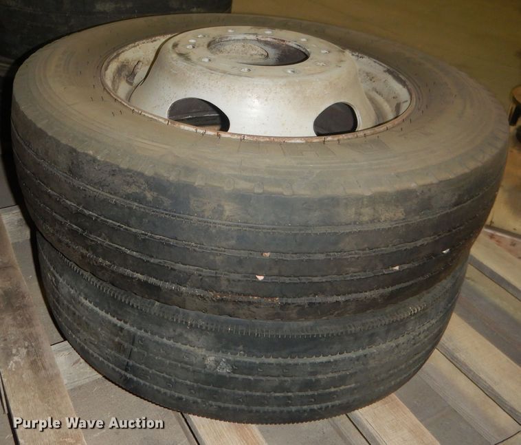 image for item FA9398 (4) Hankook 225/70R19.5 tires and wheels