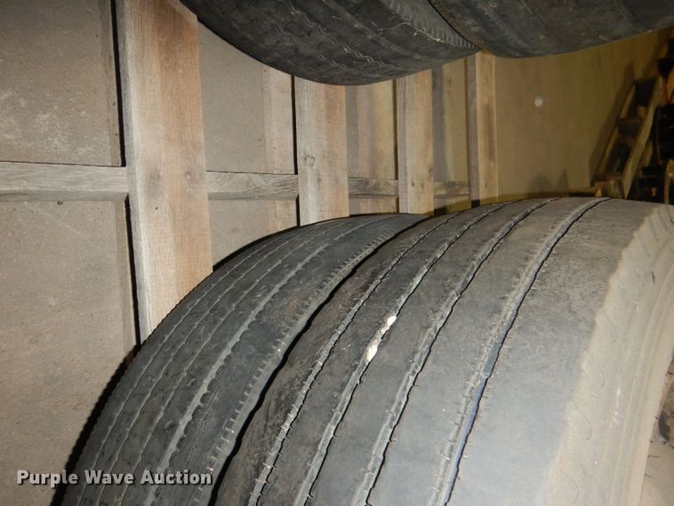 image for item FA9398 (4) Hankook 225/70R19.5 tires and wheels