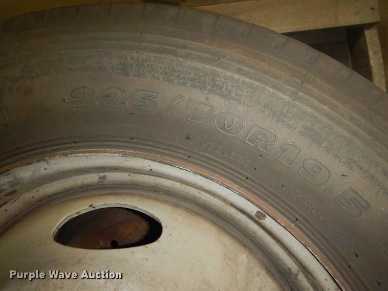 image for item FA9398 (4) Hankook 225/70R19.5 tires and wheels