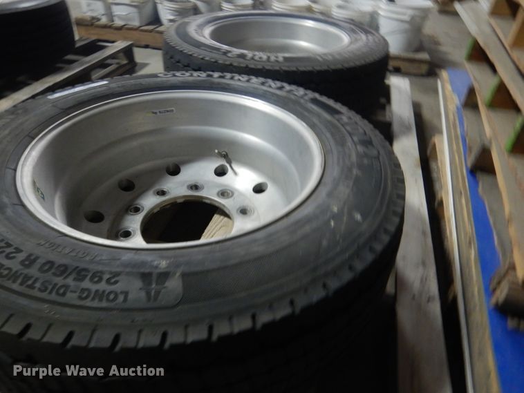 image for item FA9402 (2) Continental 295/60R22.5 tires and wheels