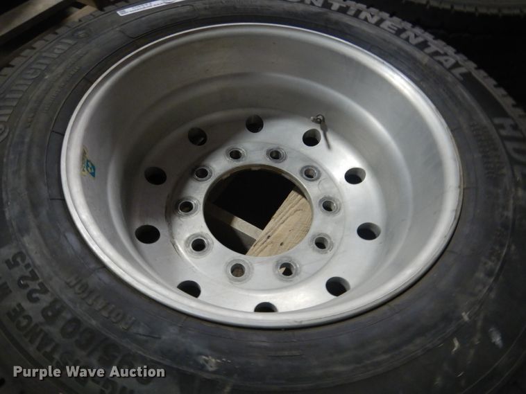 image for item FA9402 (2) Continental 295/60R22.5 tires and wheels