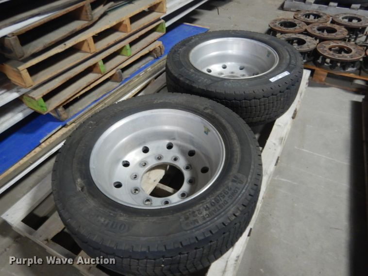 image for item FA9402 (2) Continental 295/60R22.5 tires and wheels