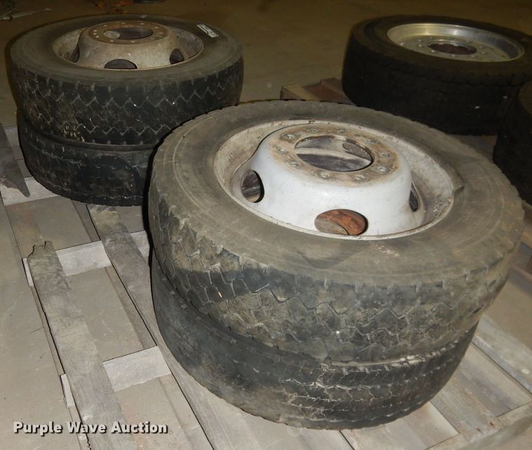 image for item FA9403 (4) Hankook 225/70R19.5 tires and wheels