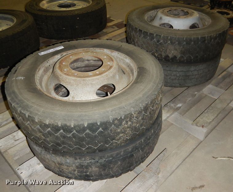 image for item FA9403 (4) Hankook 225/70R19.5 tires and wheels