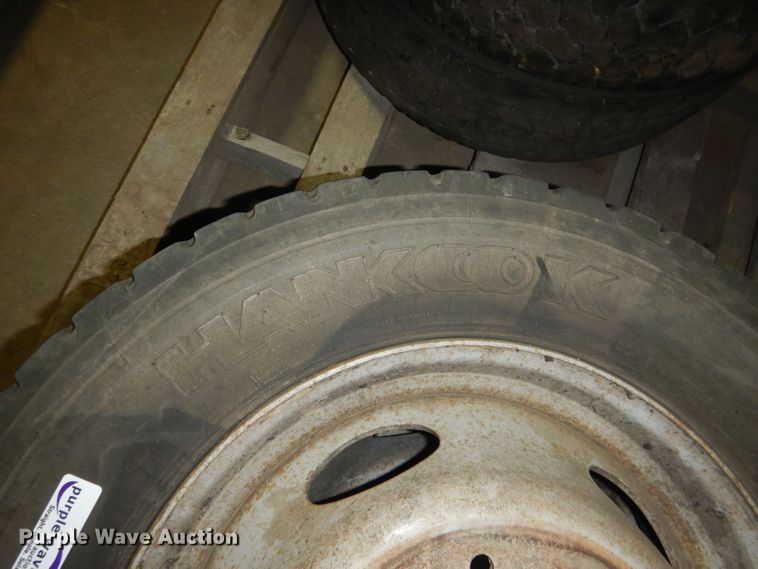 image for item FA9403 (4) Hankook 225/70R19.5 tires and wheels