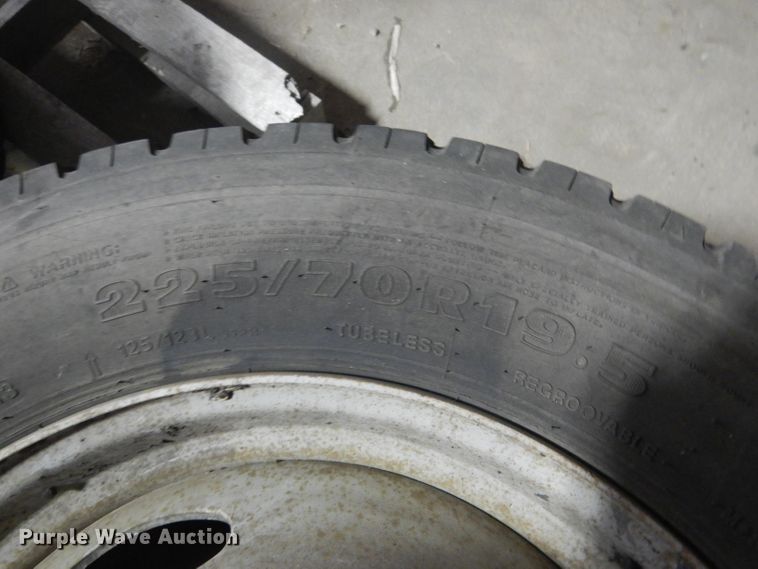 image for item FA9403 (4) Hankook 225/70R19.5 tires and wheels