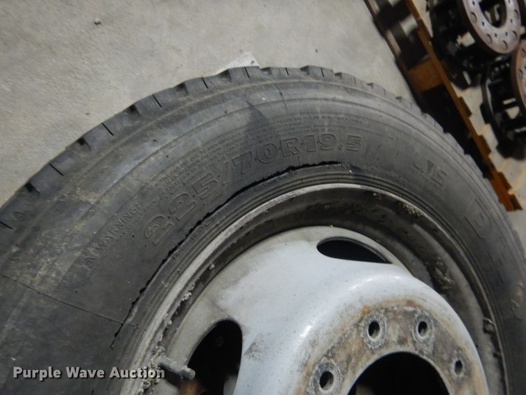 image for item FA9403 (4) Hankook 225/70R19.5 tires and wheels