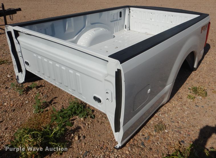 image for item FA9411 2019 Ford F250 pickup truck bed