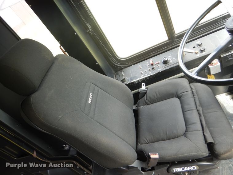 image for item FK9273 2006 New Flyer D40LF  coach bus