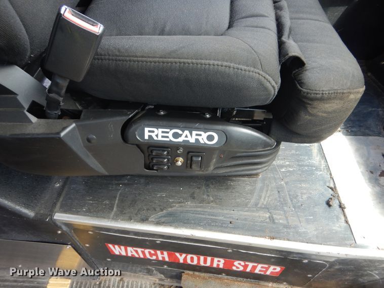 image for item FK9273 2006 New Flyer D40LF  coach bus