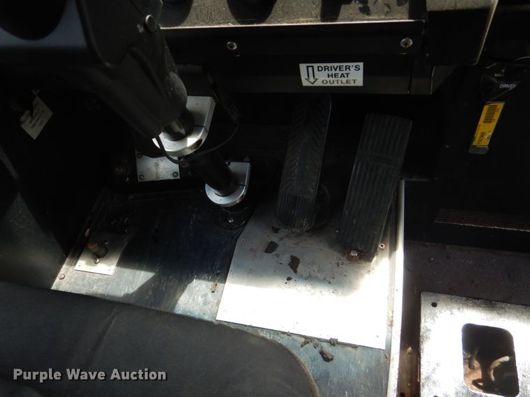 image for item FK9273 2006 New Flyer D40LF  coach bus