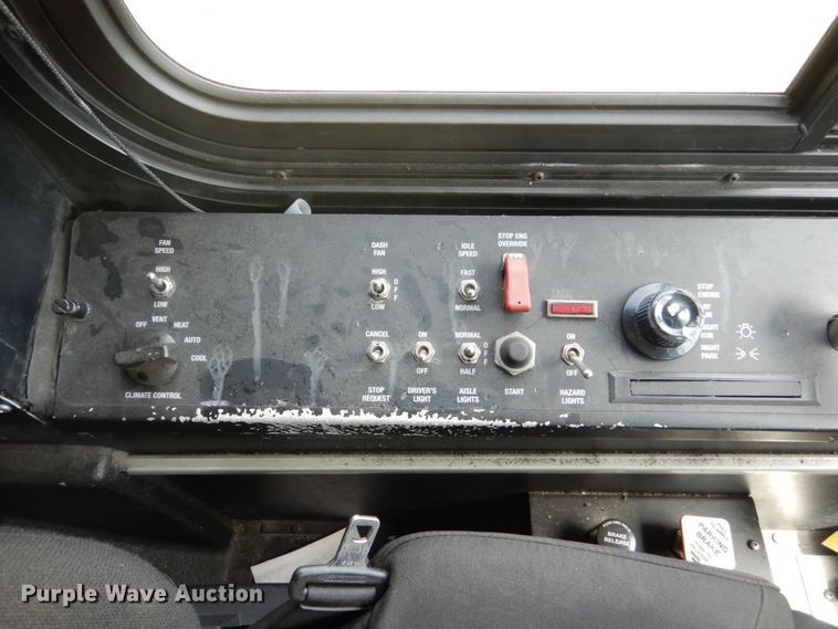 image for item FK9273 2006 New Flyer D40LF  coach bus