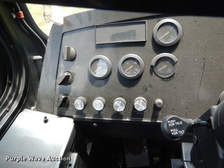 image for item FK9273 2006 New Flyer D40LF  coach bus