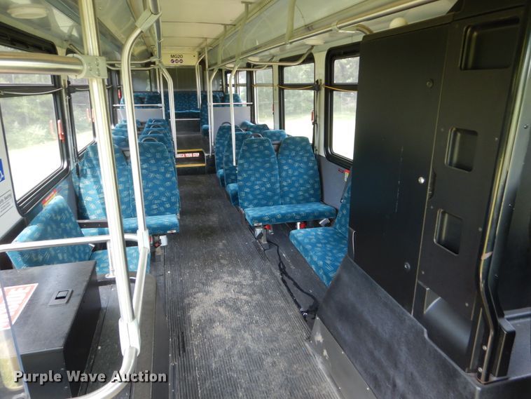 image for item FK9273 2006 New Flyer D40LF  coach bus