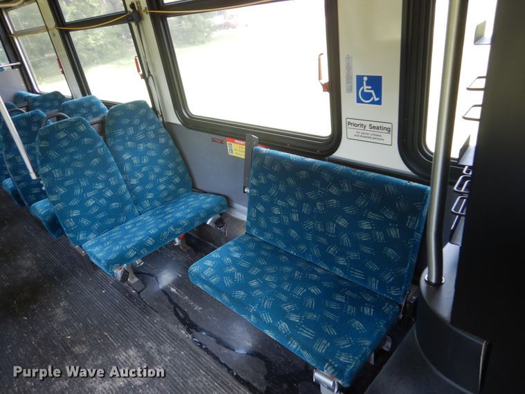 image for item FK9273 2006 New Flyer D40LF  coach bus