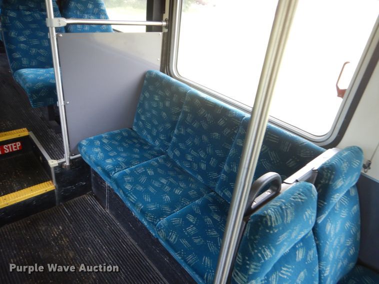 image for item FK9273 2006 New Flyer D40LF  coach bus