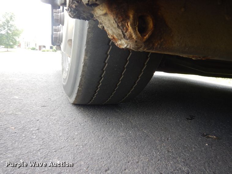 image for item FK9273 2006 New Flyer D40LF  coach bus