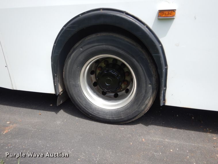 image for item FK9273 2006 New Flyer D40LF  coach bus