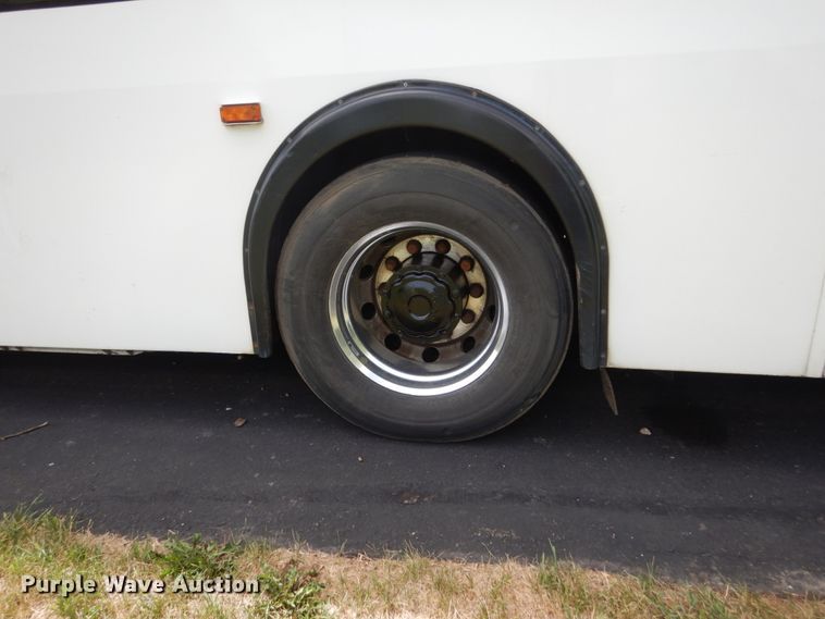 image for item FK9273 2006 New Flyer D40LF  coach bus