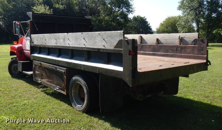 image for item FN9286 1992 GMC C5500  dump truck