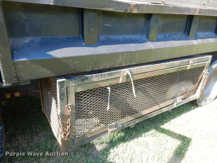 image for item FN9286 1992 GMC C5500  dump truck