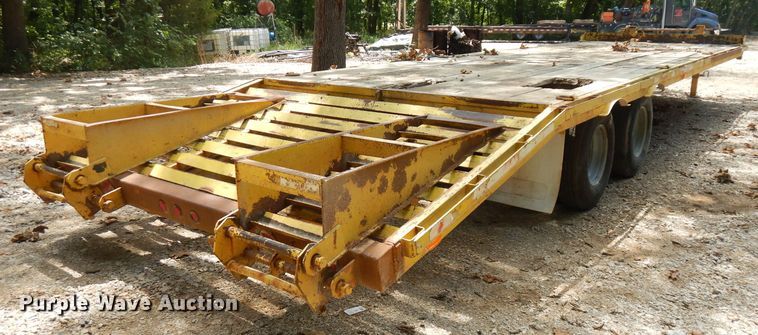 image for item FN9293 1998 Mac-lander equipment trailer