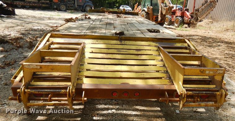 image for item FN9293 1998 Mac-lander equipment trailer