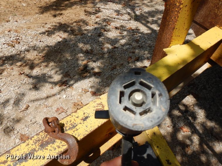 image for item FN9293 1998 Mac-lander equipment trailer