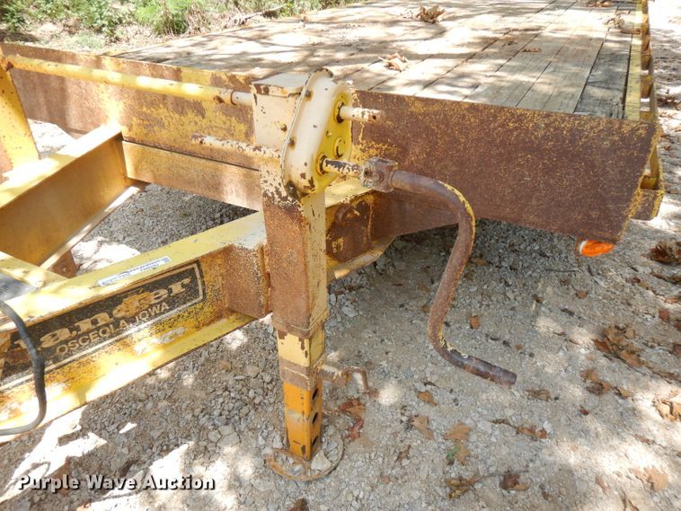 image for item FN9293 1998 Mac-lander equipment trailer