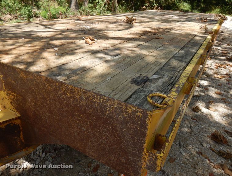 image for item FN9293 1998 Mac-lander equipment trailer