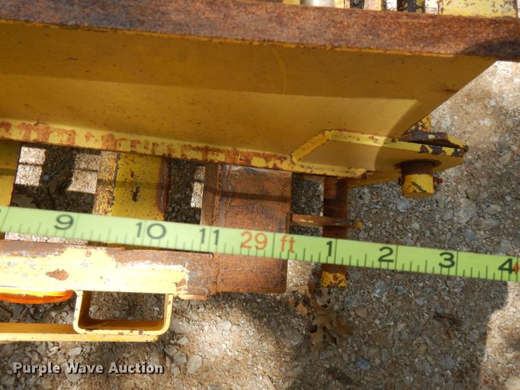 image for item FN9293 1998 Mac-lander equipment trailer