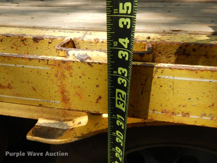 image for item FN9293 1998 Mac-lander equipment trailer