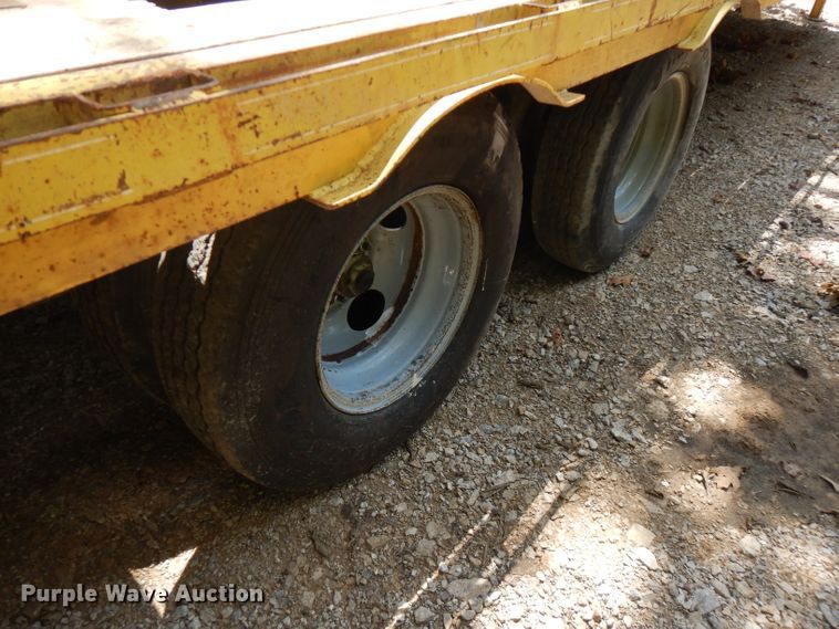 image for item FN9293 1998 Mac-lander equipment trailer