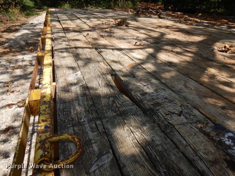 image for item FN9293 1998 Mac-lander equipment trailer