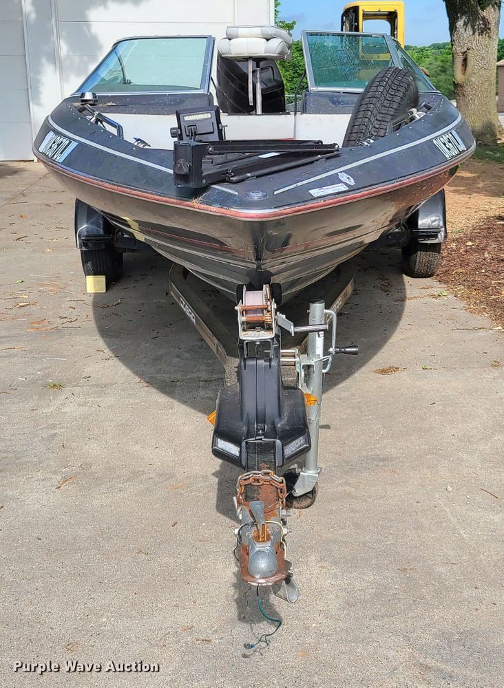 image for item FX9510 1990 Cobra  boat