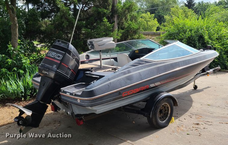 image for item FX9510 1990 Cobra  boat