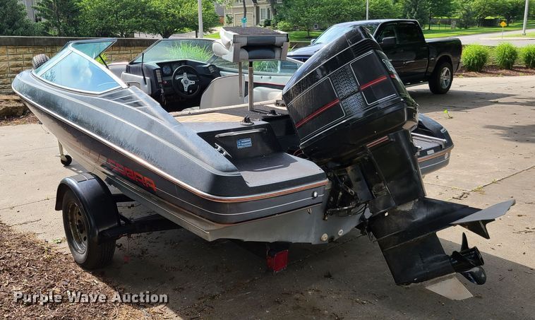 image for item FX9510 1990 Cobra  boat