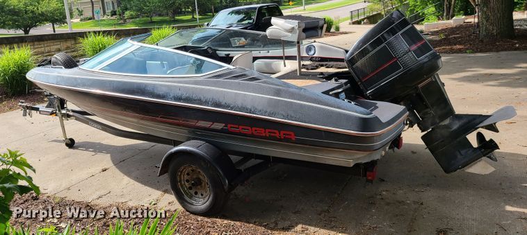 image for item FX9510 1990 Cobra  boat