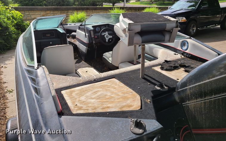 image for item FX9510 1990 Cobra  boat