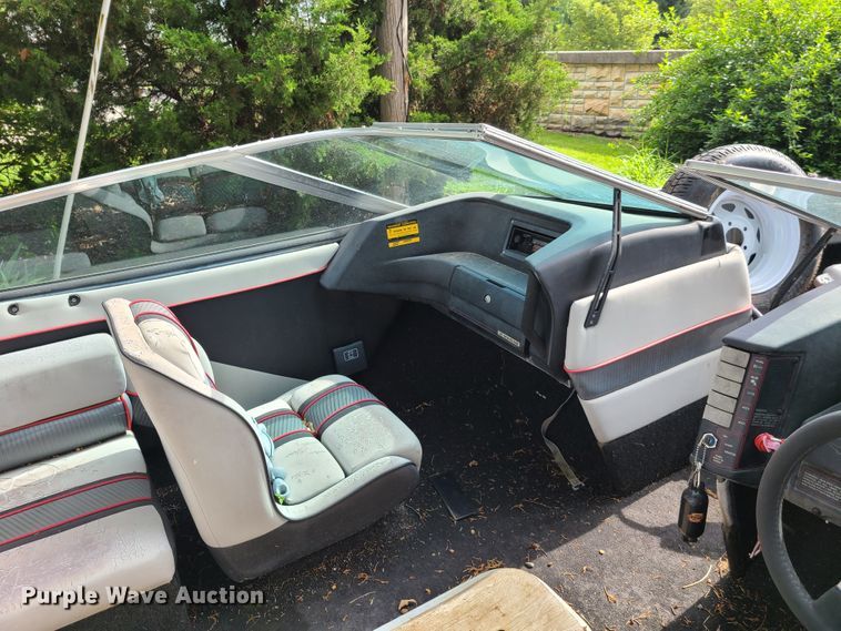 image for item FX9510 1990 Cobra  boat