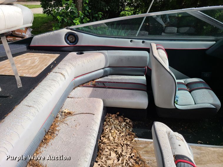 image for item FX9510 1990 Cobra  boat