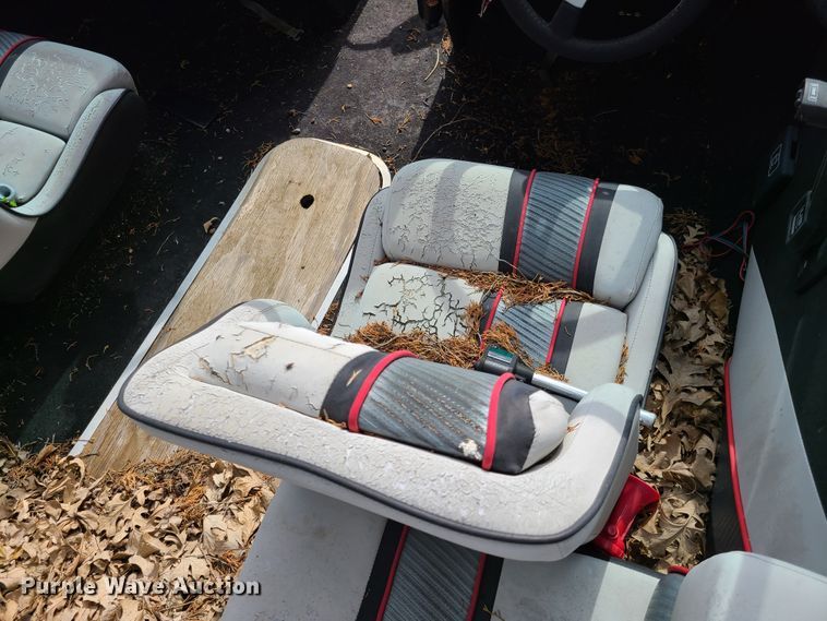 image for item FX9510 1990 Cobra  boat