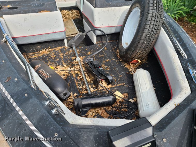 image for item FX9510 1990 Cobra  boat