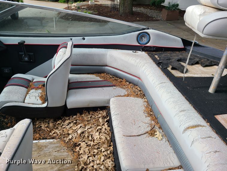 image for item FX9510 1990 Cobra  boat