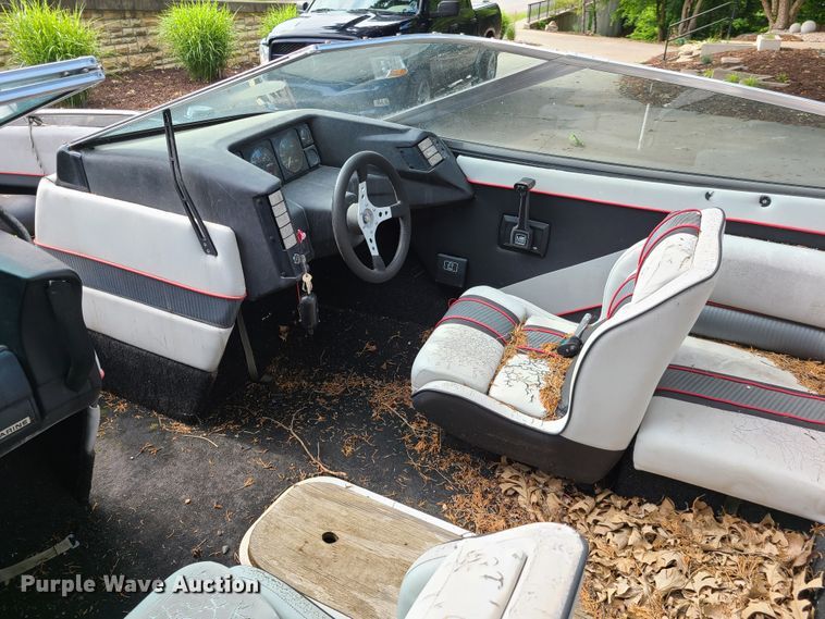 image for item FX9510 1990 Cobra  boat