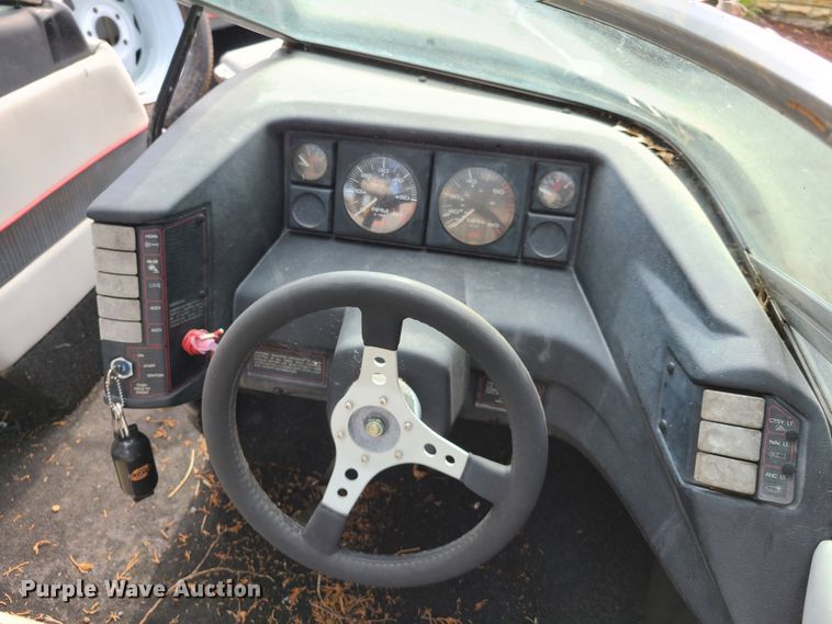 image for item FX9510 1990 Cobra  boat