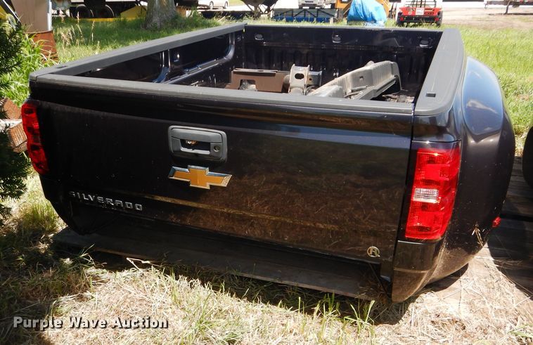 image for item FY9164 Chevrolet Silverado 3500 pickup truck bed