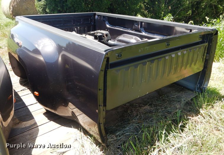 image for item FY9164 Chevrolet Silverado 3500 pickup truck bed