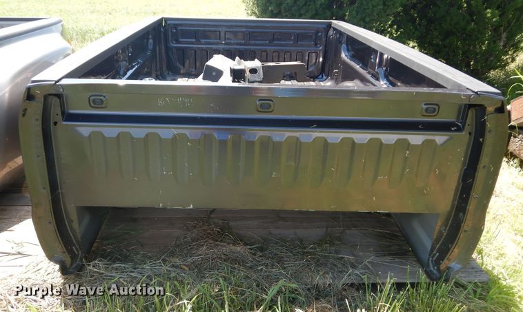 image for item FY9164 Chevrolet Silverado 3500 pickup truck bed